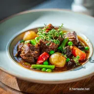 Spezzatino di Manzo: Ricetta Fondente